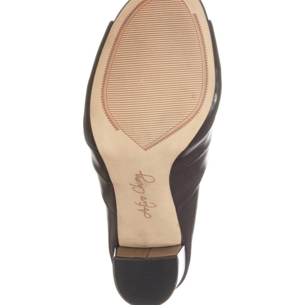 New MULES Slip-on Clogs Cut-Out Leather Sandal Women's 10 NWT - Picture 5 of 9